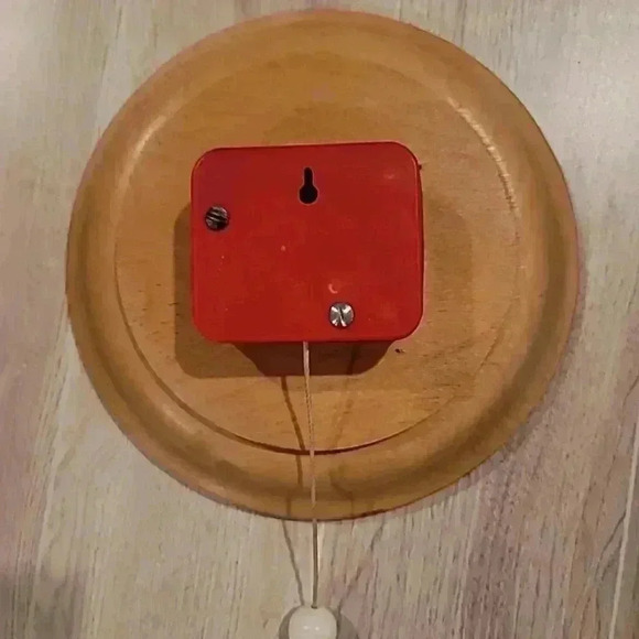 VINTAGE HUMMEL WALL HANGING PLAYS BRAHMS LULLABY - Picture 4 of 4